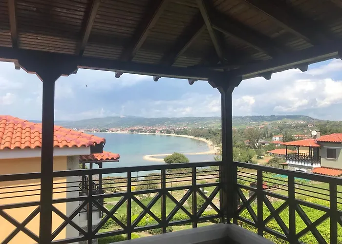 In Cavo Kastri * Nikiti (Sithonia)