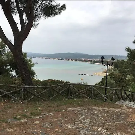In Cavo Kastri Nikiti (Sithonia)