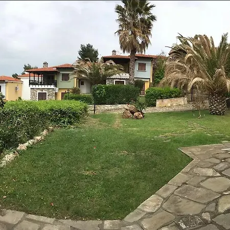In Cavo Kastri * Nikiti (Sithonia)
