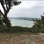 In Cavo Kastri Nikiti (Sithonia)
